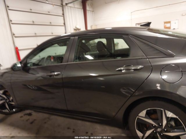 5NPLS4AG3PH118177 Hyundai ELANTRA SEL