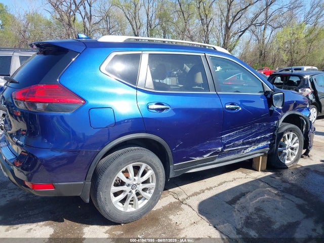JN8AT2MV0HW014068 Nissan ROGUE SV