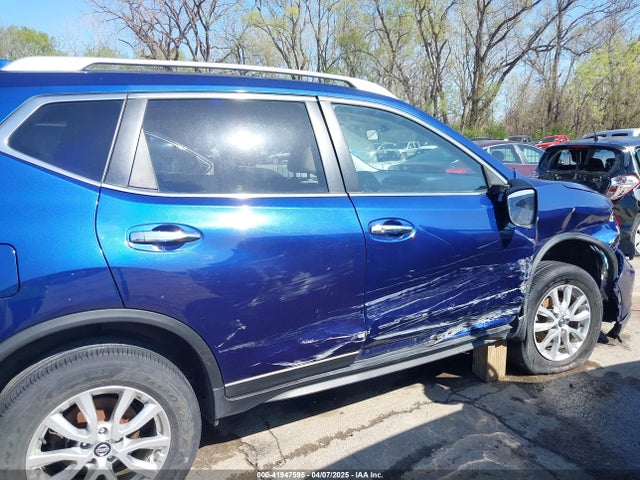 JN8AT2MV0HW014068 Nissan ROGUE SV