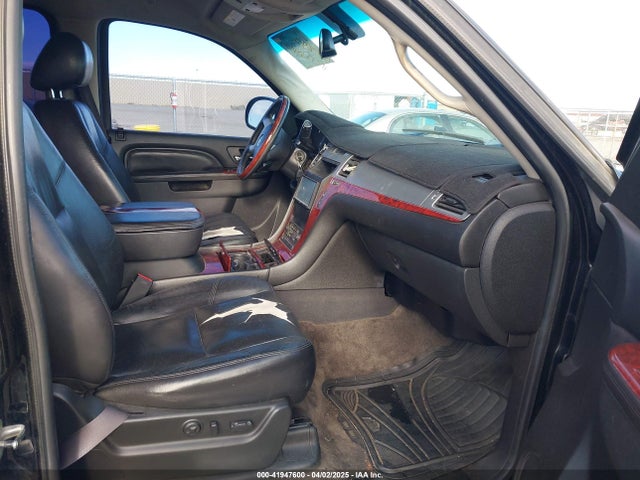 2011 CADILLAC ESCALADE ESV 1GYS3GEF7BR242802 Photo 4