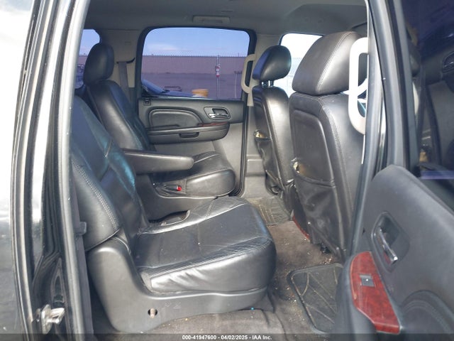 2011 CADILLAC ESCALADE ESV 1GYS3GEF7BR242802 Photo 7