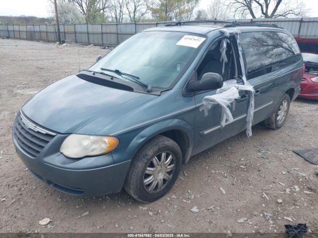 2005 CHRYSLER TOWN & COUNTRY 2C4GP54L75R429550 Photo 1