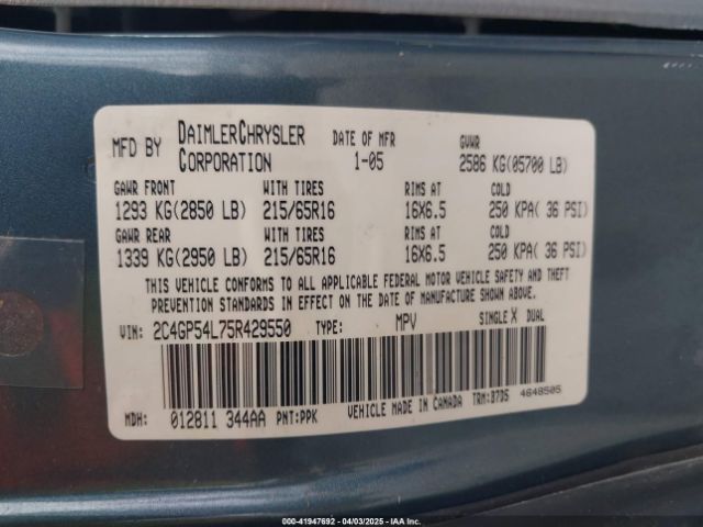 2005 CHRYSLER TOWN & COUNTRY 2C4GP54L75R429550 Photo 8
