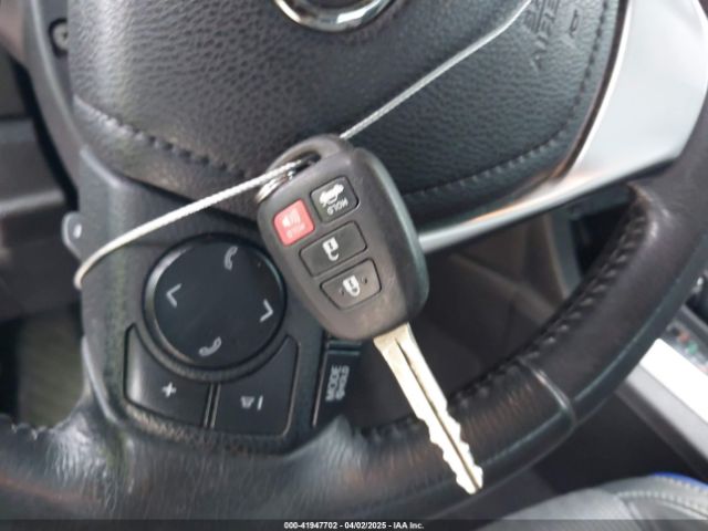 5YFBURHEXJP761899 Toyota COROLLA SE