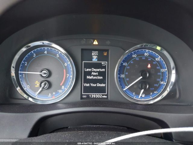 5YFBURHEXJP761899 Toyota COROLLA SE