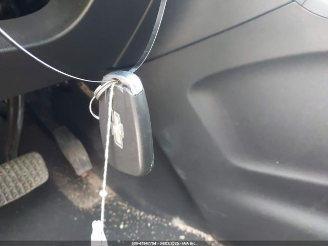 3GNAXSEV2JS576206 Chevrolet EQUINOX LT