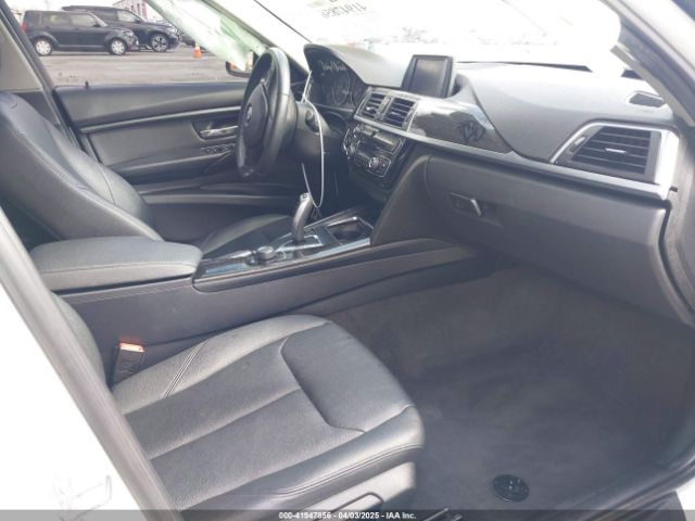 WBA8A9C5XJAH12264 BMW 320i