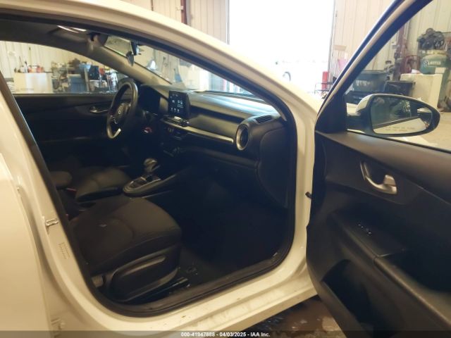 3KPF24AD7KE114519 KIA Forte Lxs