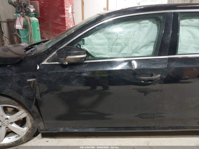 1VWAT7A31FC118947 Volkswagen Passat 1.8t Limited Edition