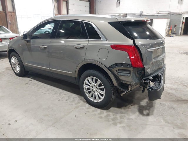 2019 CADILLAC XT5 1GYKNBRS9KZ218151 Photo 2