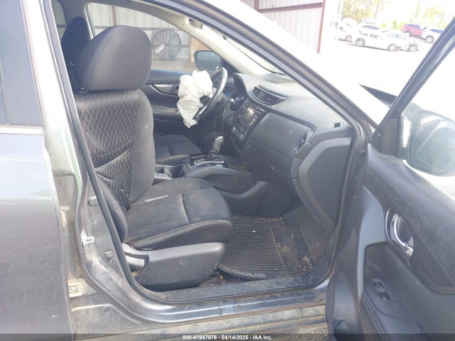 KNMAT2MT0HP596404 Nissan ROGUE SV