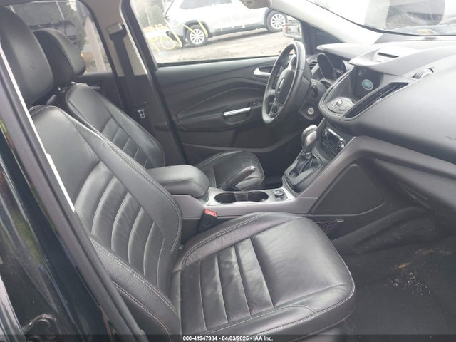 1FMCU9GX6GUA81609 Ford ESCAPE SE