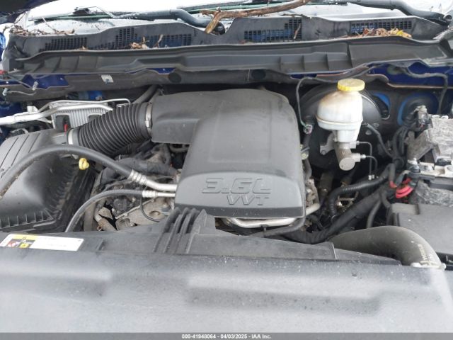 1C6RR7FG2JS204564 RAM 1500 Express  4x4 6'4 Box