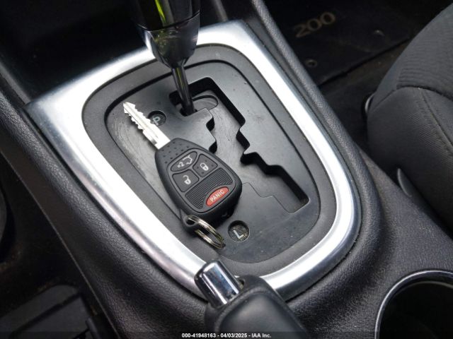 1C3CCBAB5EN211113 Chrysler 200 LX
