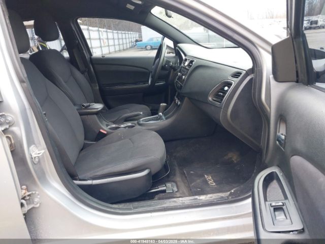 1C3CCBAB5EN211113 Chrysler 200 LX