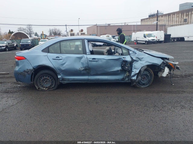JTDEPRAE5LJ065960 Toyota COROLLA LE
