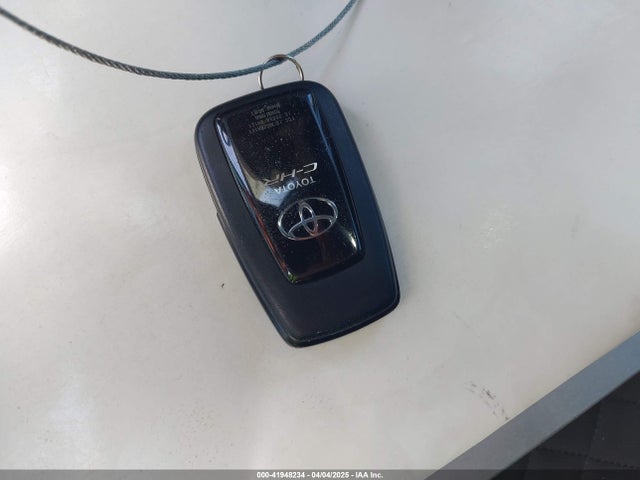 JTNKHMBX8M1104427 Toyota C-HR XLE