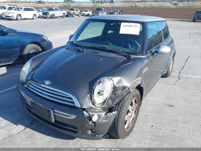 2006 MINI COOPER WMWRC33586TJ75043 Photo 1