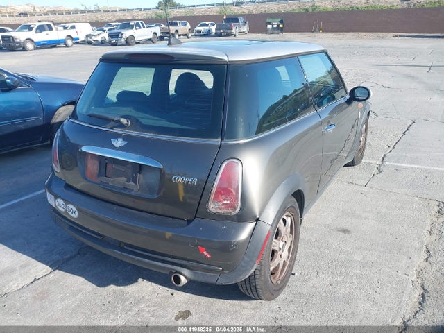 2006 MINI COOPER WMWRC33586TJ75043 Photo 3