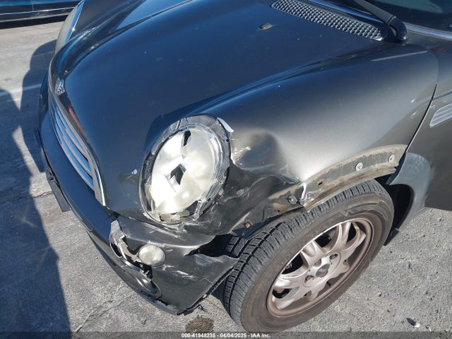 2006 MINI COOPER WMWRC33586TJ75043 Photo 5