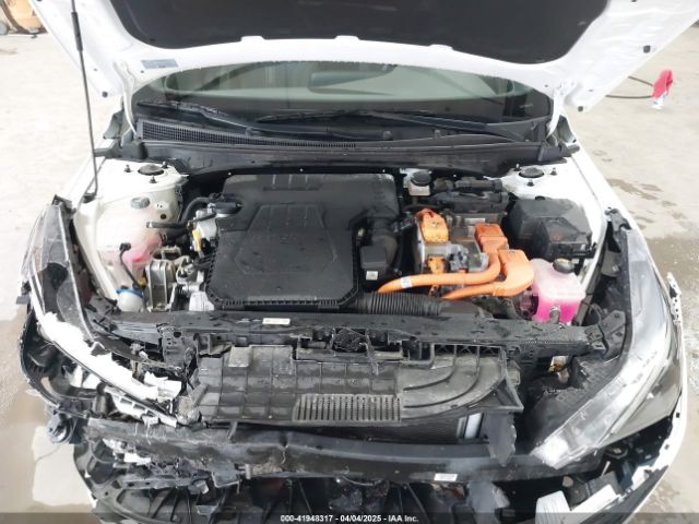 KMHLM4AJ6PU063120 Hyundai Elantra Hybrid Blue