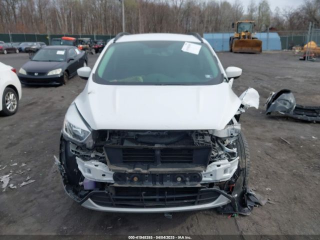 1FMCU9GD5JUC25213 Ford ESCAPE SE