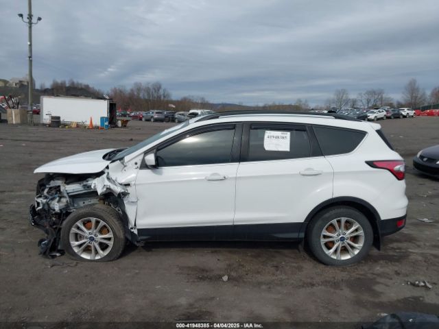 1FMCU9GD5JUC25213 Ford ESCAPE SE