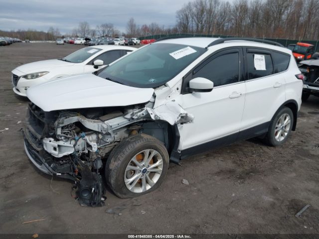 1FMCU9GD5JUC25213 Ford ESCAPE SE