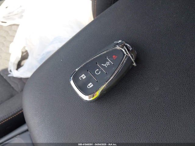 3GNAXJEV7JL260319 Chevrolet EQUINOX LT