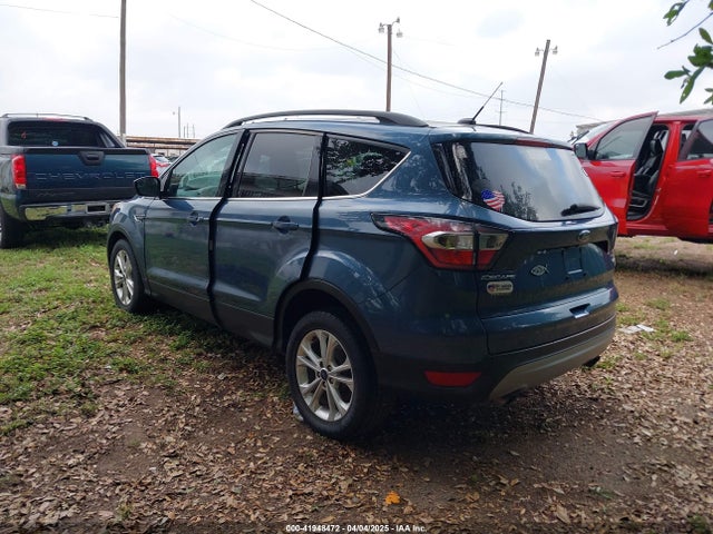 1FMCU0GD5JUA32314 Ford ESCAPE SE