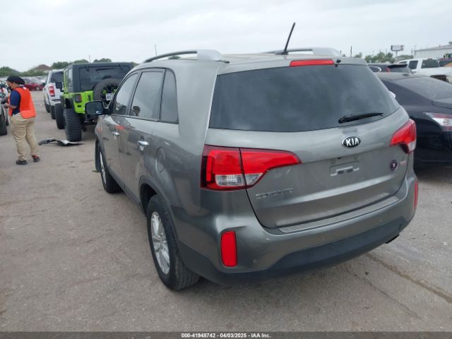 5XYKT3A63FG646270 KIA SORENTO LX