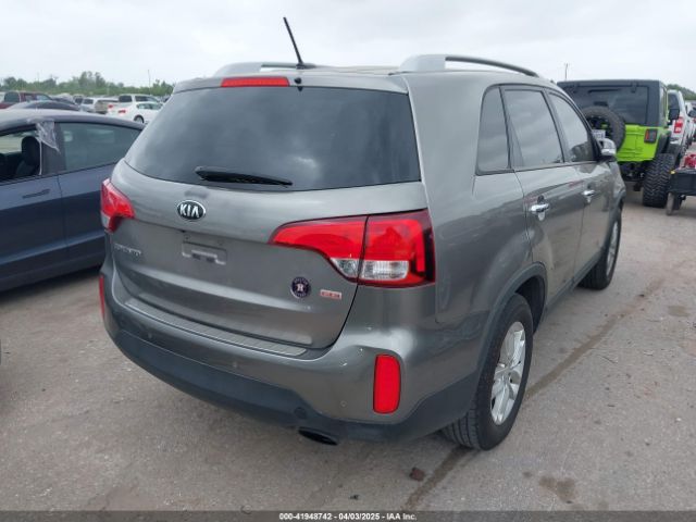 5XYKT3A63FG646270 KIA SORENTO LX