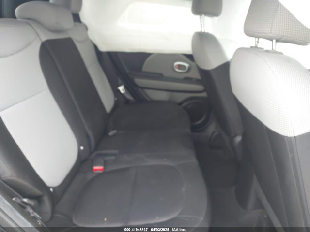 KNDJN2A2XH7468287 KIA Soul