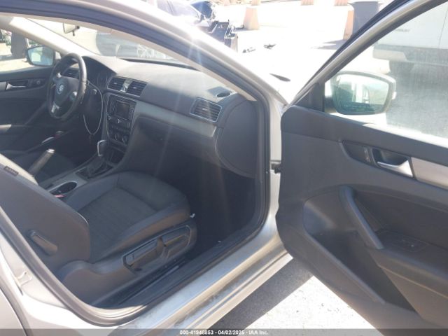 1VWBS7A32FC016287 Volkswagen Passat 1.8t Se