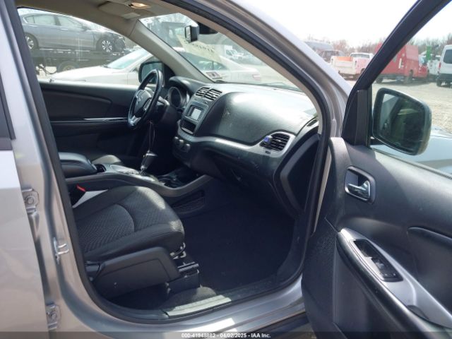 3C4PDCBB2KT798767 Dodge JOURNEY SE