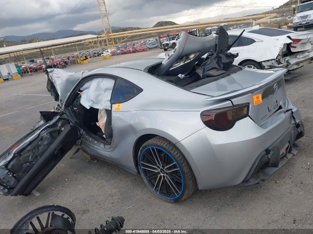 Scion 2000cc na 2015 JF1ZNAA13F9703043 Image 3