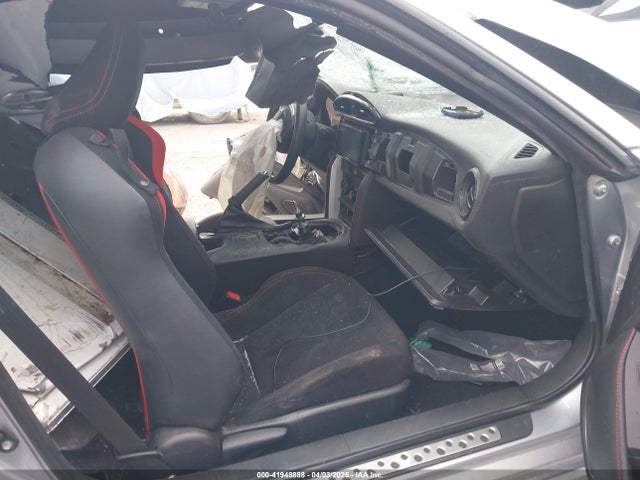 Scion 2000cc na 2015 JF1ZNAA13F9703043 Image 5