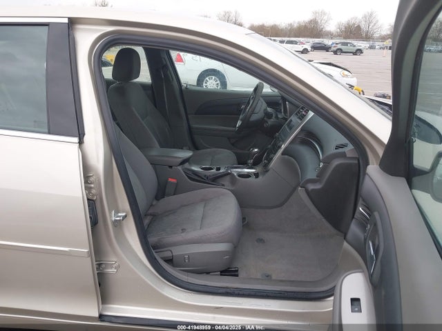 Chevrolet lkw 2014 1G11B5SL1EF139571 Image 5