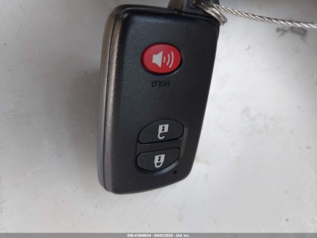 JTDKN3DU0F0479215 Toyota Prius Three