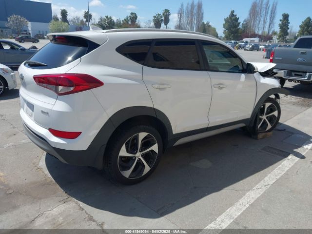 2018 HYUNDAI TUCSON KM8J33AL3JU802103 Photo 3