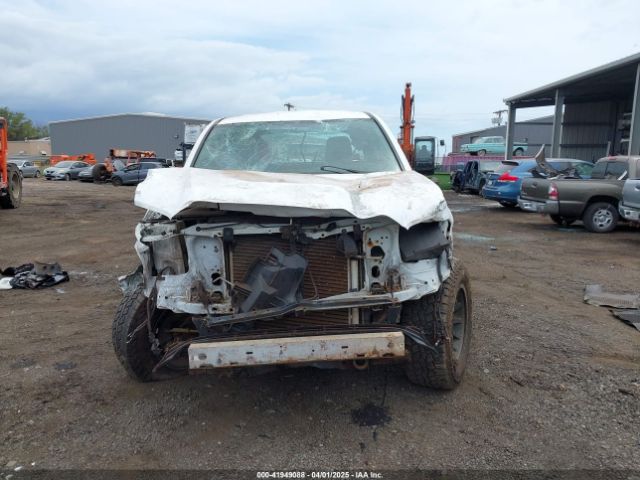 5TFRX5GN8HX077669 Toyota Tacoma Sr5
