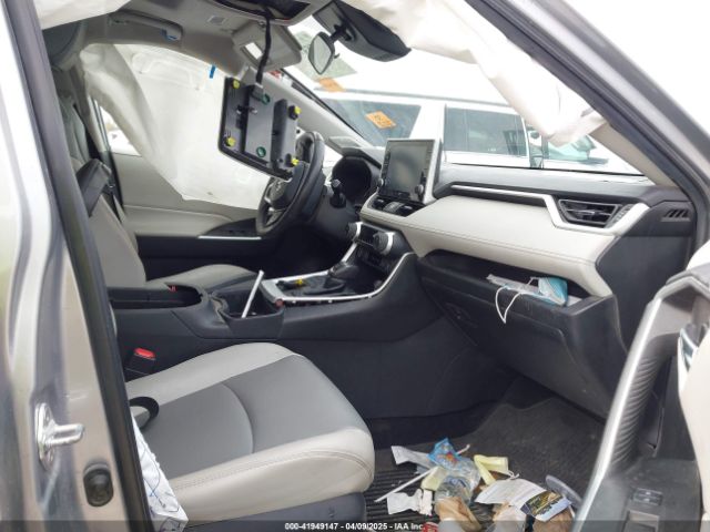 2T3A1RFV6NC256981 Toyota Rav4 Xle Premium