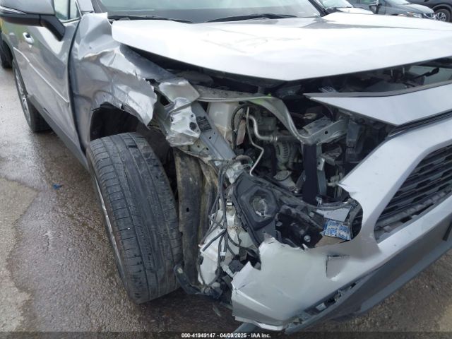 2T3A1RFV6NC256981 Toyota Rav4 Xle Premium
