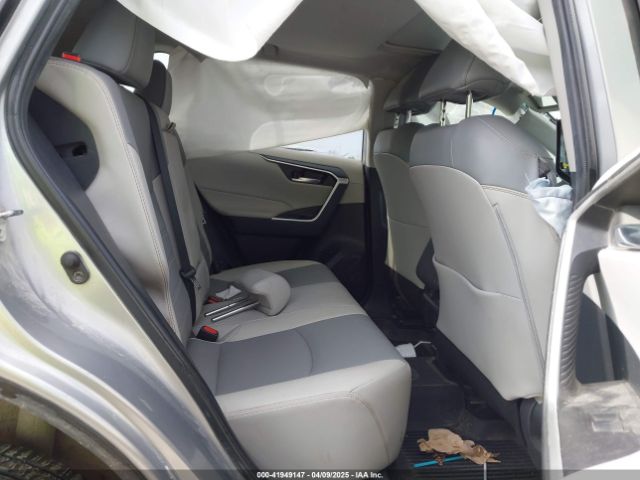 2T3A1RFV6NC256981 Toyota Rav4 Xle Premium