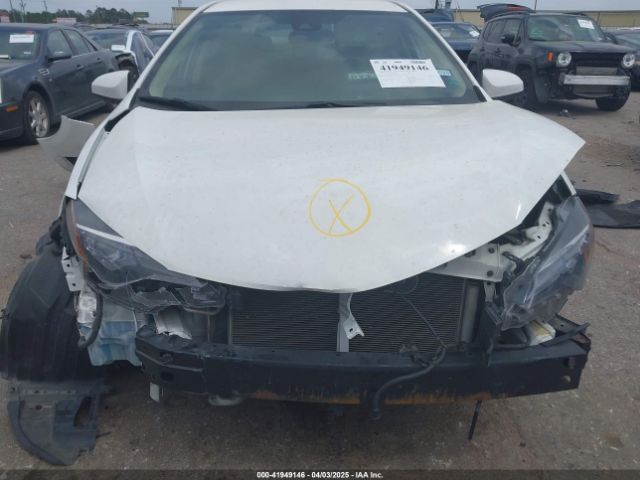 2T1BURHE7JC003812 Toyota COROLLA LE