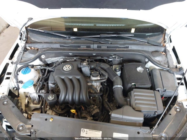 3VW2K7AJ7FM245657 Volkswagen Jetta 2.0l S