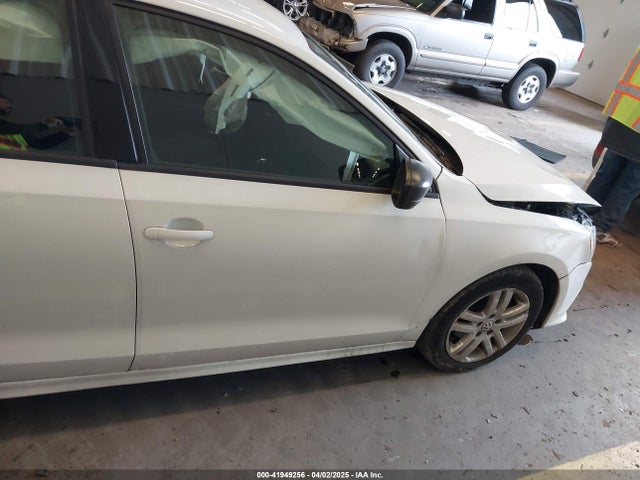 3VW2K7AJ7FM245657 Volkswagen Jetta 2.0l S