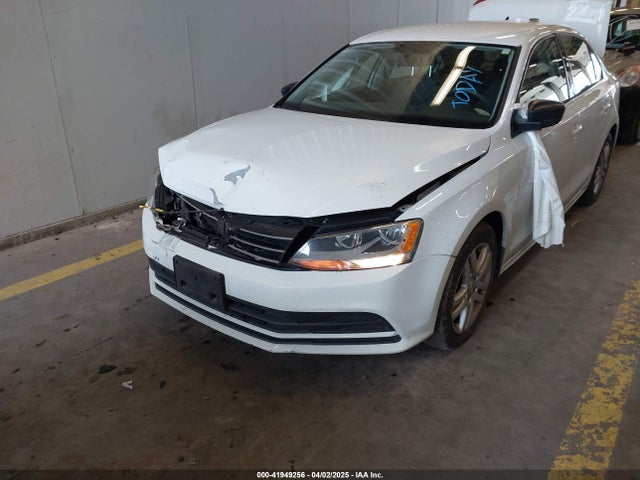 3VW2K7AJ7FM245657 Volkswagen Jetta 2.0l S