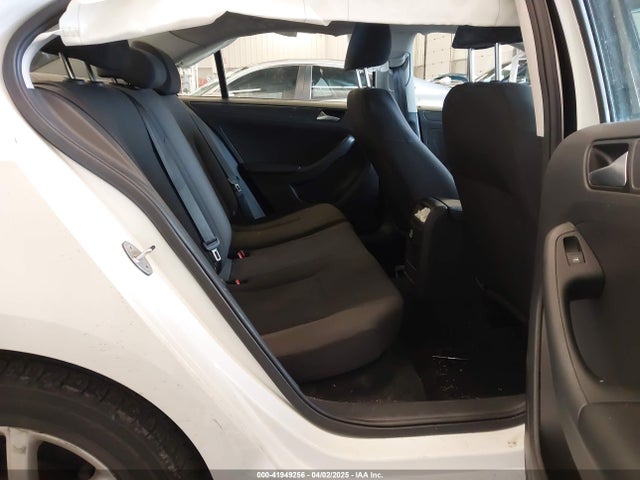 3VW2K7AJ7FM245657 Volkswagen Jetta 2.0l S
