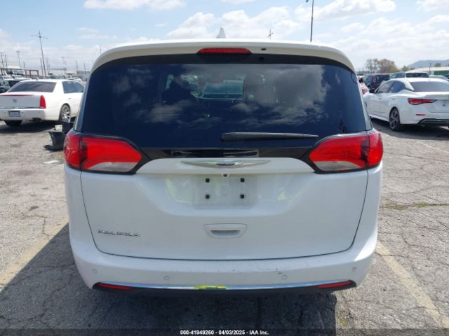 2C4RC1FG0KR629050 Chrysler Pacifica Touring Plus